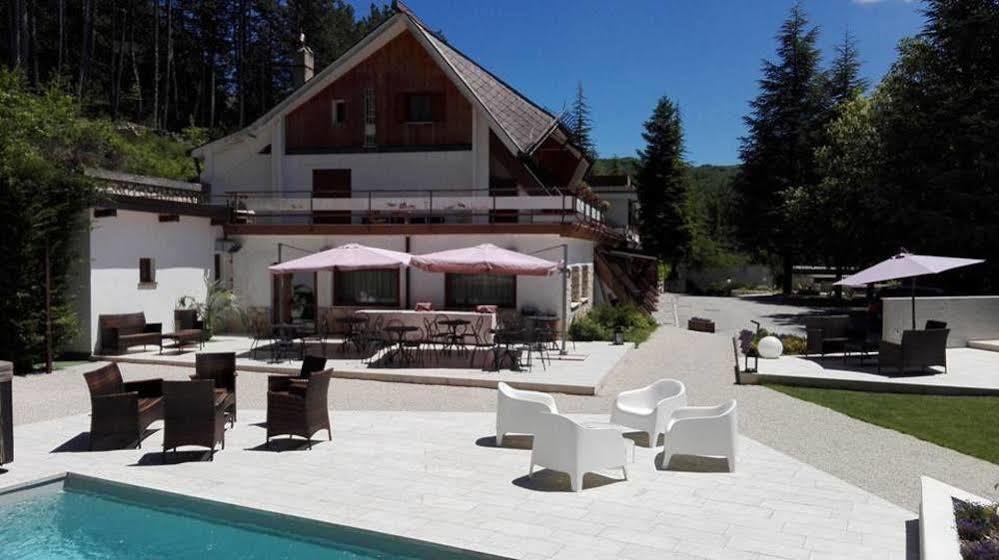 Hotel Nido Dell'Aquila Асерджи Екстериор снимка