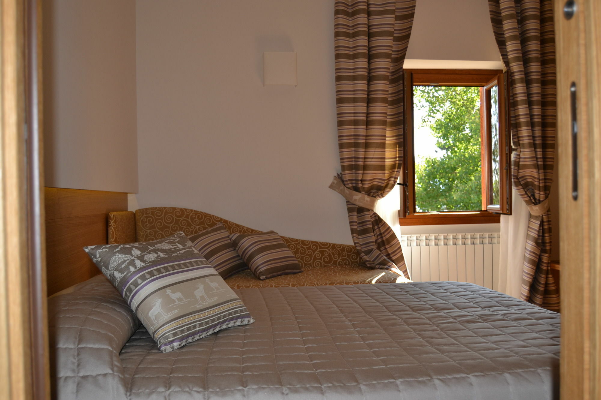 Hotel Nido Dell'Aquila Асерджи Екстериор снимка